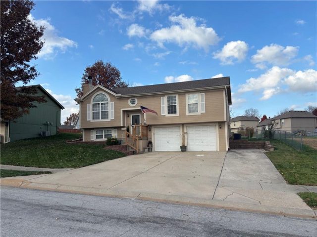 Homes for Sale in Kearney, MO 64060 | 806  Pine Crest Avenue