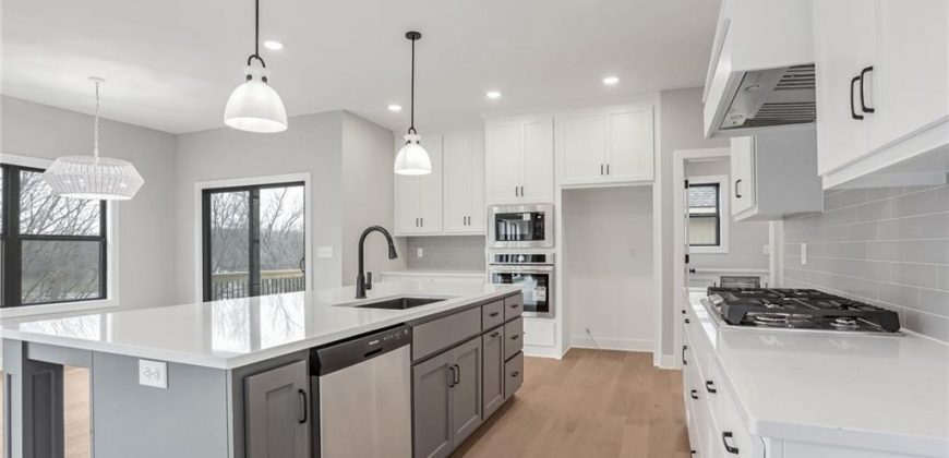 Homes for Sale in Parkville, MO 64152 | 13655 NW 70th Street