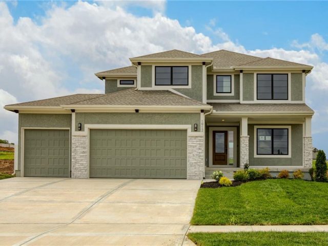 Homes for Sale in Liberty, MO 64068 | 1912  Longview Drive