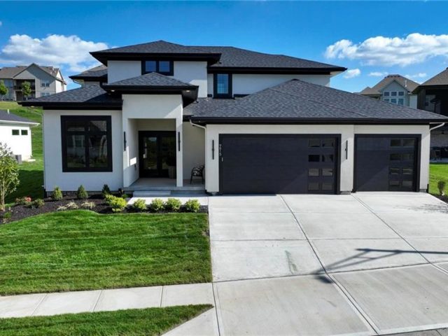 Homes for Sale in Parkville, MO 64152 | 9815  Ambrosia Lane