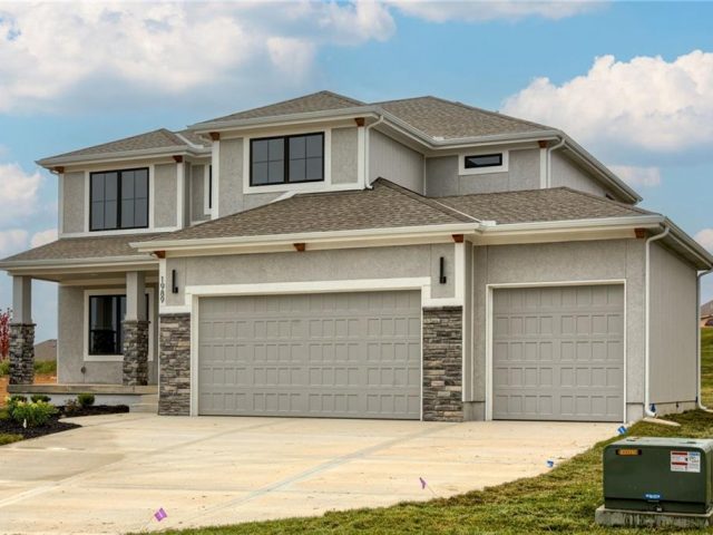 Homes for Sale in Liberty, MO 64068 | 1989  Longview Drive