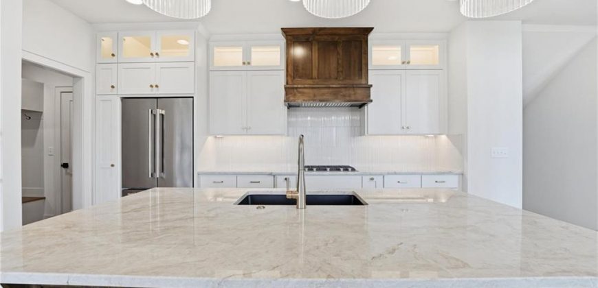 Homes for Sale in Kansas City, MO 64155 | 2304 NE Shoal Creek Parkway