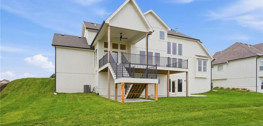 Homes for Sale in Kansas City, MO 64155 | 2304 NE Shoal Creek Parkway