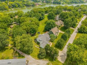 8211-NW-High Point-Drive-mls-2567976-image-1