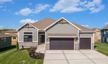 Homes for Sale in Kansas City, MO 64157 | 7602 NE 103rd Street