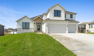 Homes for Sale in Kearney, MO 64060 | 13703  Clover Court