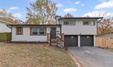 Homes for Sale in Gladstone, MO 64118 | 2001 NE 62ND Street