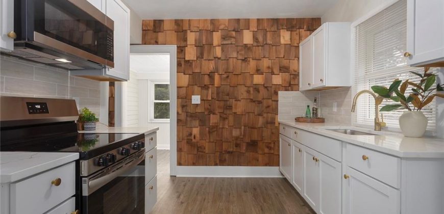 Homes for Sale in Liberty, MO 64068 | 34 S Jewell Street