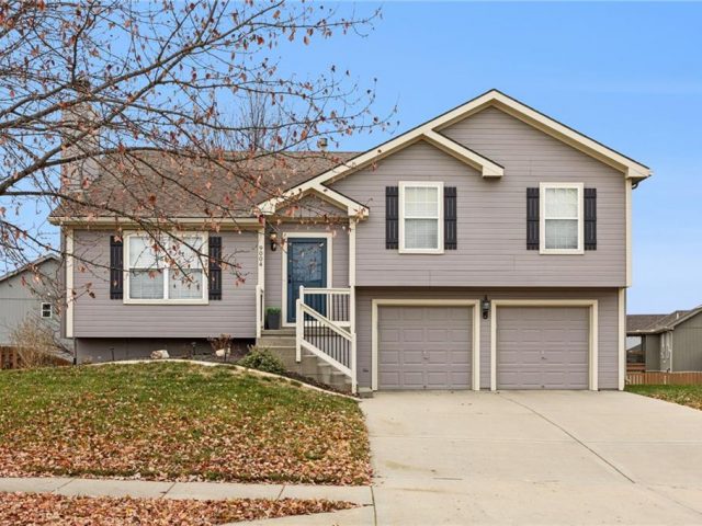 Homes for Sale in Kansas City, MO 64157 | 9004 NE PAW PAW Drive