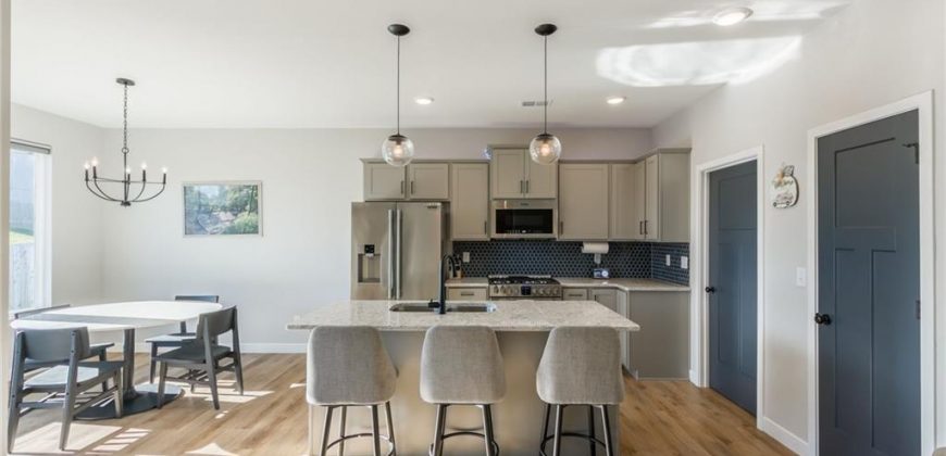 Homes for Sale in Kansas City, MO 64154 | 3925 NW 95th Terrace