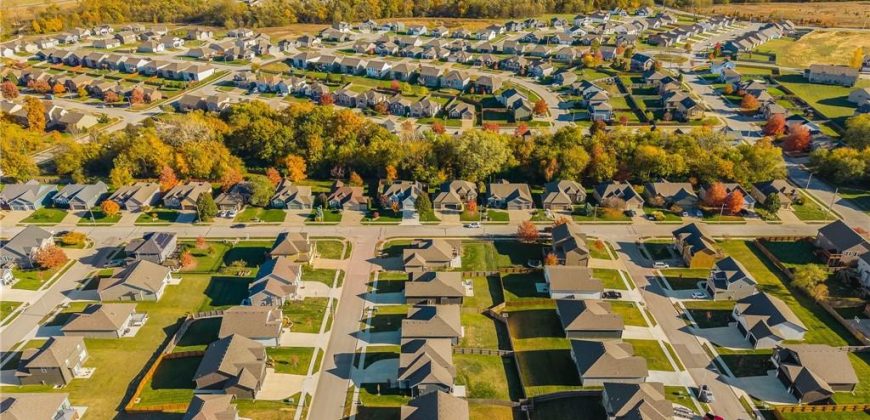 Homes for Sale in Kansas City, MO 64154 | 3925 NW 95th Terrace