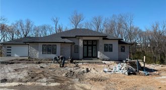 Homes for Sale in Parkville, MO 64152 | 7260 NW Pampas Lane