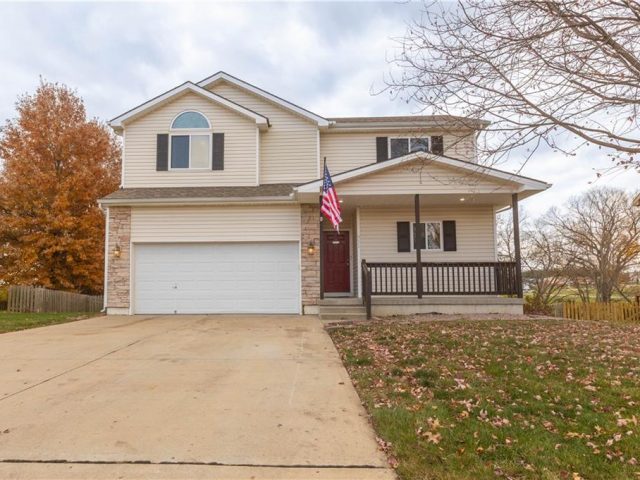 Homes for Sale in Kearney, MO 64060 | 911 W 7th Avenue