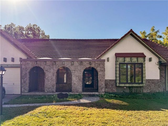 Homes for Sale in Kansas City, MO 64116 | 513 NW Briarcliff Road