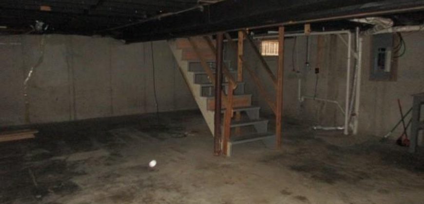 Homes for Sale in Kansas City, MO 64119 | 4905 N Topping Avenue