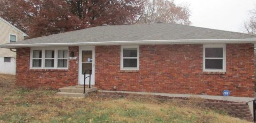 Homes for Sale in Kansas City, MO 64119 | 4905 N Topping Avenue