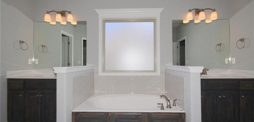 Homes for Sale in Kansas City, MO 64157 | 11440 N Auburndale Circle