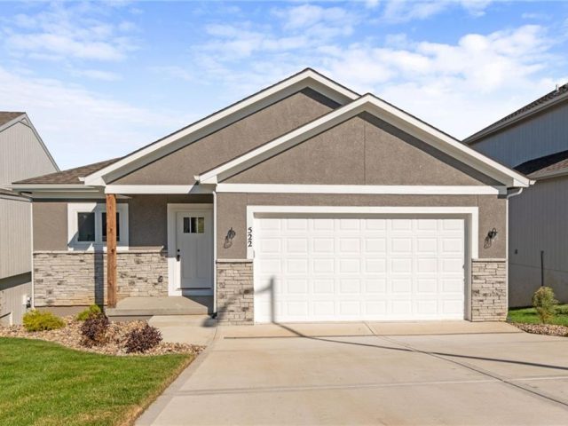 Homes for Sale in Kansas City, MO 64155 | 522 NW 110th Street