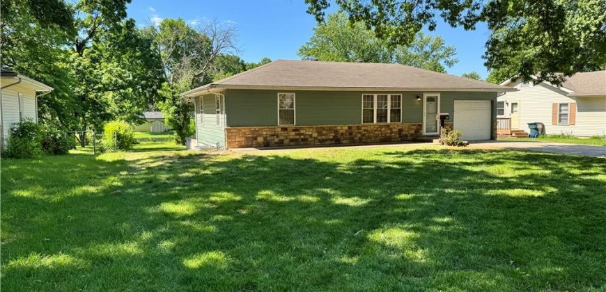 Homes for Sale in Gladstone, MO 64118 | 1401 NE 67th Street