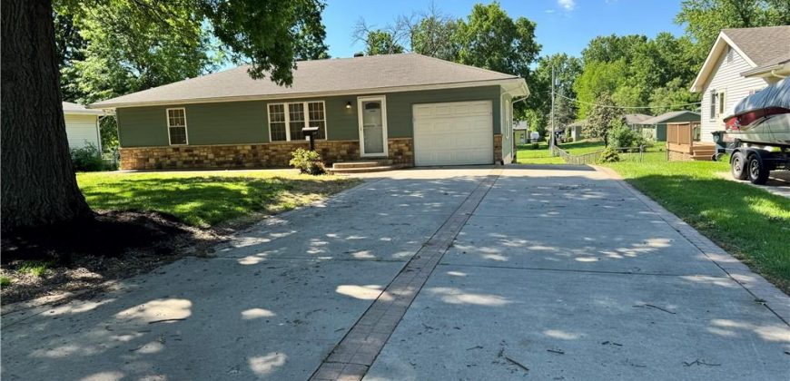 Homes for Sale in Gladstone, MO 64118 | 1401 NE 67th Street