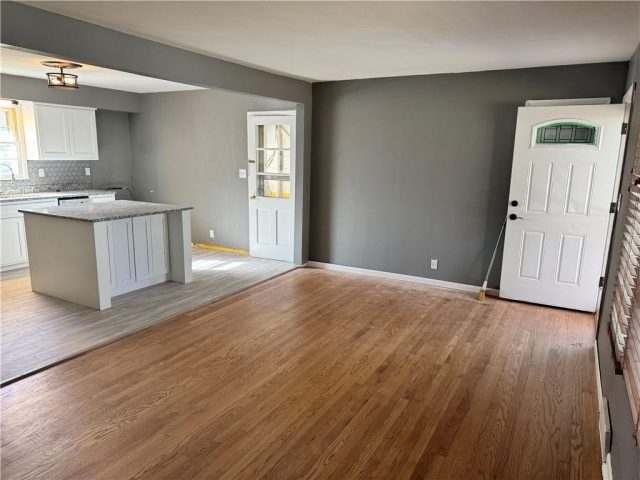 Homes for Sale in Gladstone, MO 64118 | 1401 NE 67th Street