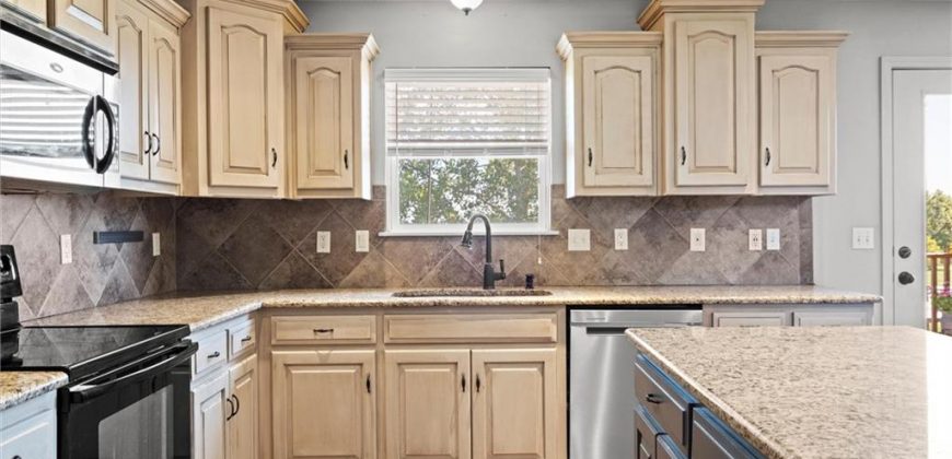 Homes for Sale in Kansas City, MO 64157 | 11105 N Randolph Avenue