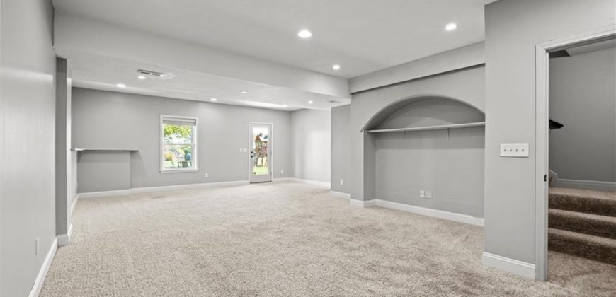 Homes for Sale in Kansas City, MO 64157 | 11105 N Randolph Avenue