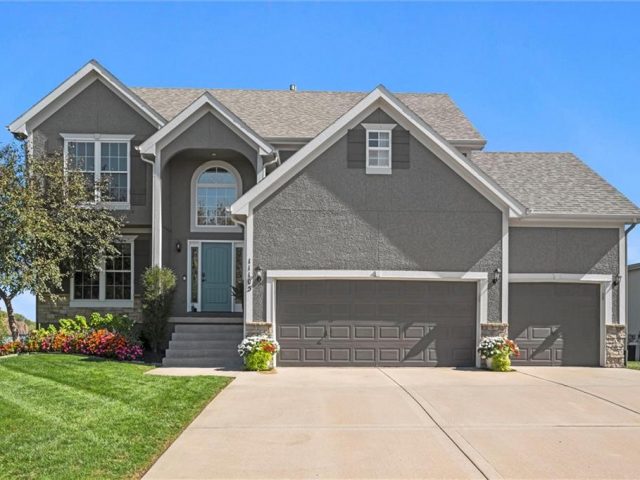 Homes for Sale in Kansas City, MO 64157 | 11105 N Randolph Avenue