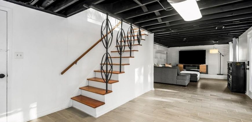 Homes for Sale in Lake Waukomis, MO 64151 | 387 NW North Shore Drive