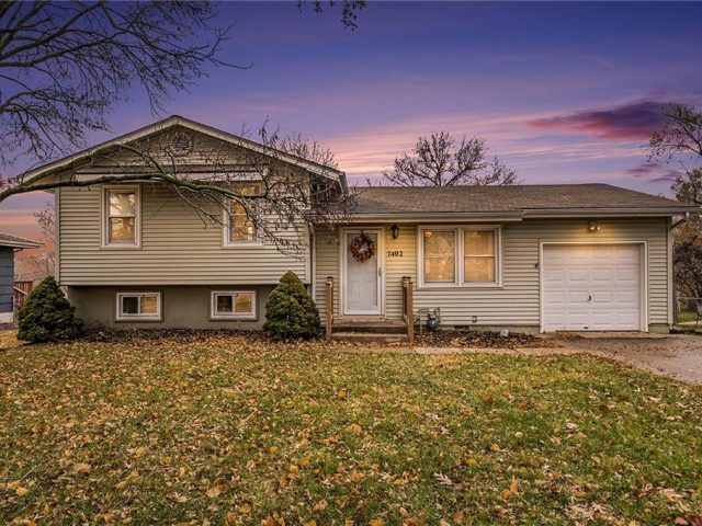 Homes for Sale in Kansas City, MO 64152 | 7402 NW Park Forest Lane