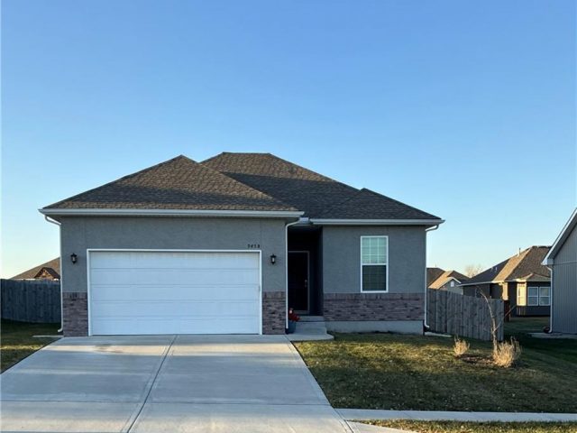 Homes for Sale in Kansas City, MO 64154 | 9458 N Lenox Avenue