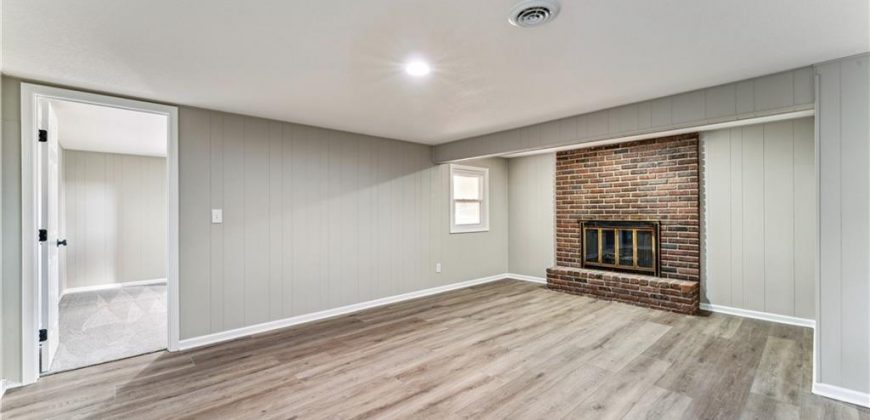 Homes for Sale in Platte City, MO 64079 | 29  Hillcrest Drive