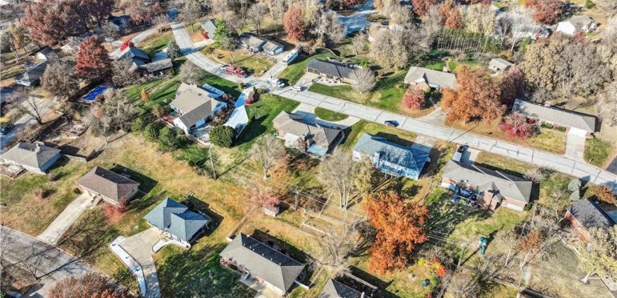 Homes for Sale in Platte City, MO 64079 | 29  Hillcrest Drive