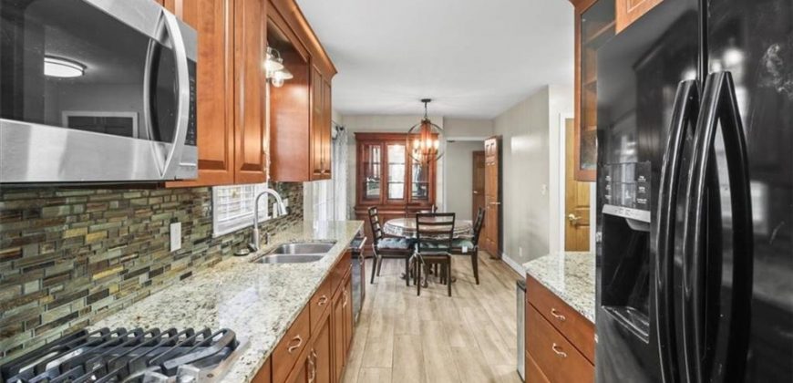 Homes for Sale in Gladstone, MO 64118 | 6507 N McGee Street