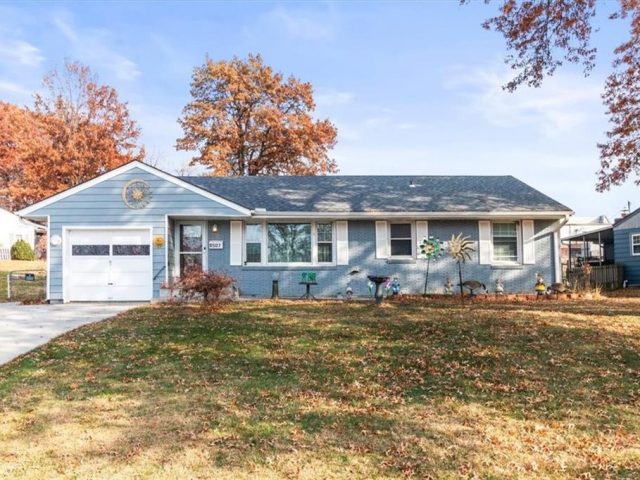 Homes for Sale in Gladstone, MO 64118 | 6507 N McGee Street