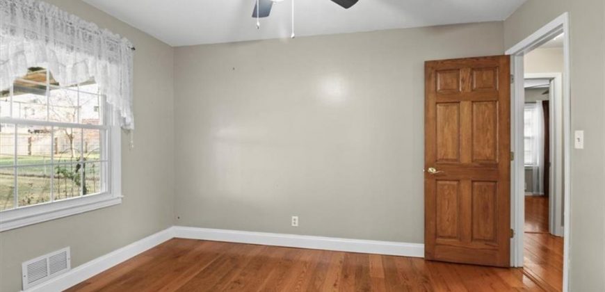 Homes for Sale in Gladstone, MO 64118 | 6507 N McGee Street