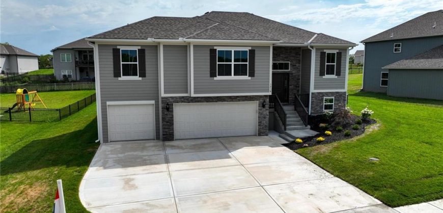 Homes for Sale in Kansas City, MO 64165 | 1218 NE 122nd Street