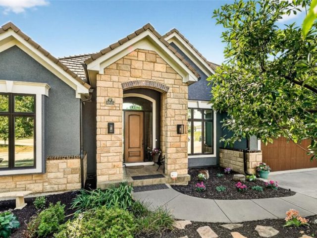 Homes for Sale in Kansas City, MO 64154 | 10515 N Dalton Avenue