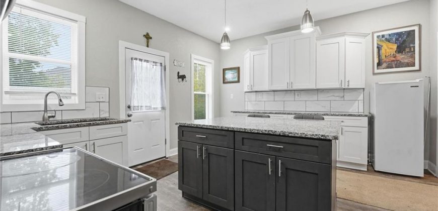 Homes for Sale in Excelsior Springs, MO 64024 | 821  St Louis Avenue