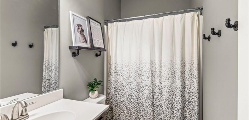 Homes for Sale in Liberty, MO 64068 | 1020  Poplar Lane