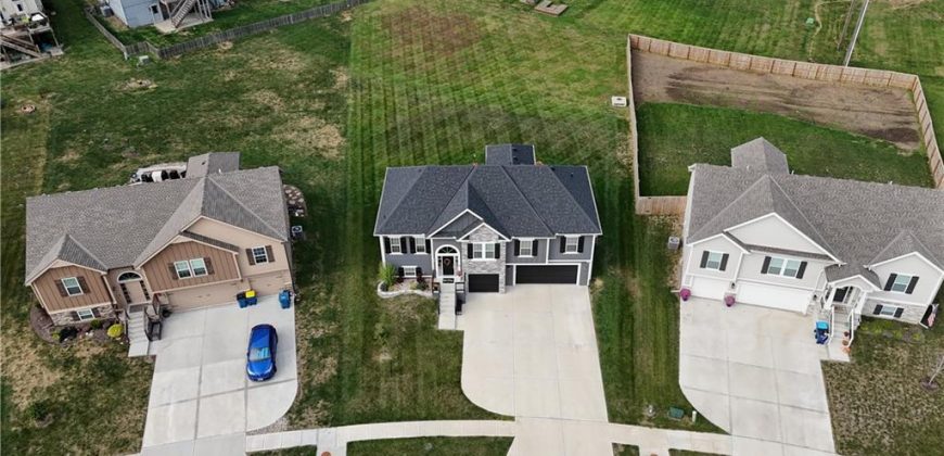 Homes for Sale in Liberty, MO 64068 | 1020  Poplar Lane