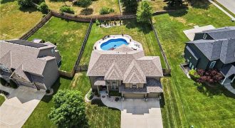 Homes for Sale in Kansas City, MO 64119 | 6131 N Elmwood Avenue