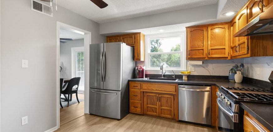 Homes for Sale in Kansas City, MO 64151 | 5521 N Mayview Avenue