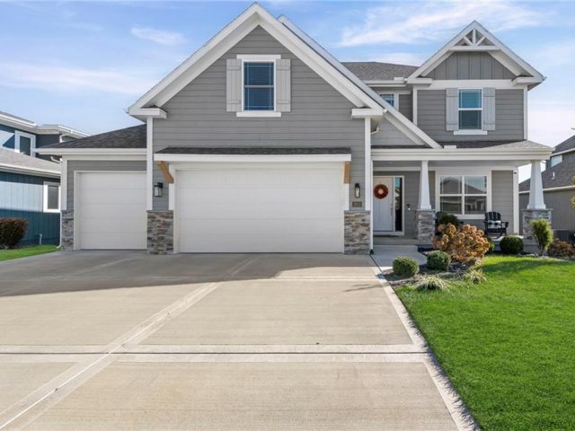 Homes for Sale in Kansas City, MO 64158 | 7613 N Tullis Avenue