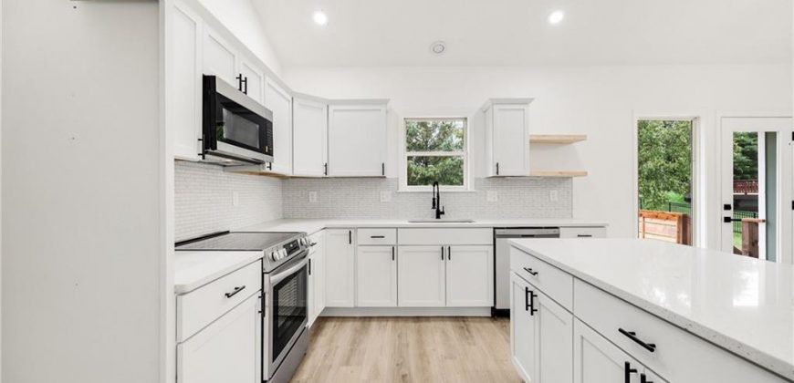 Homes for Sale in Platte City, MO 64079 | 13420  Timber Park Drive