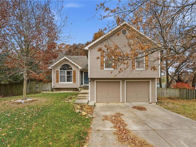 Homes for Sale in Kansas City, MO 64118 | 7024 N Mercier Court