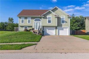 1902-NE-Lake-Drive-mls-2588777-image-1