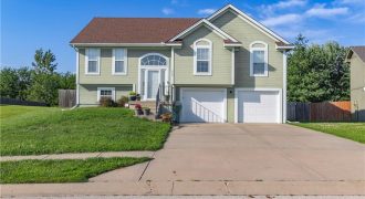 Homes for Sale in Smithville, MO 64089 | 1902 NE Lake Drive