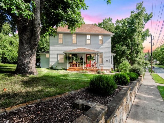 Homes for Sale in Liberty, MO 64068 | 324  Harrison Street