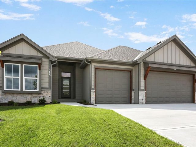 Homes for Sale in Parkville, MO 64152 | 7050 NW Yulich Court